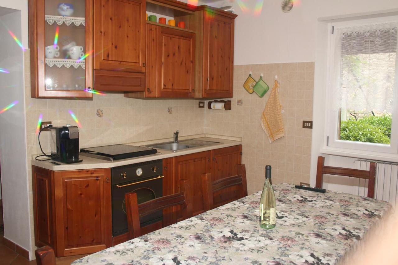 Vila Casa Angelo Torri Del Benaco Exteriér fotografie