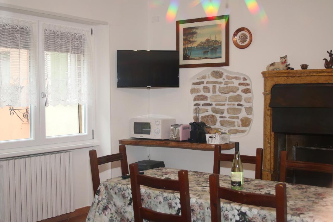 Vila Casa Angelo Torri Del Benaco Exteriér fotografie